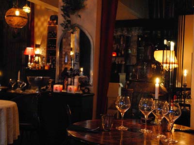 restaurant vinglas vin hyggeligt stemningsfuldt lys belysning hyggelig ricks