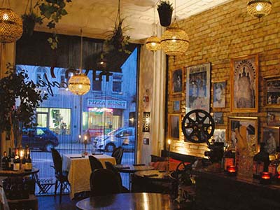 restaurant cafe café ricks bar casablanca udsmykning stemningsfuld stemning atmosfære